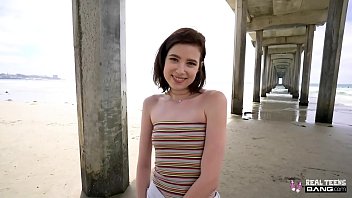 pretty amateur teen brunette flexible porn