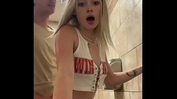 phòng tắm hơi tự chế dành cho thanh thiếu niên quyến rũ khiêu dâm công cộng