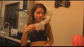 irmã adolescente loira quente com tetas grandes recebe uma torta de creme de seu irmão pornô caseiro xvideos